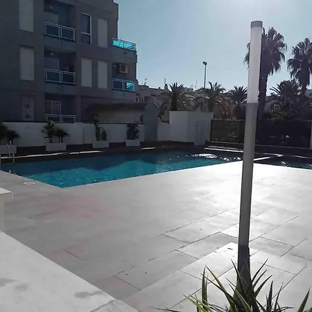 Gaia Met Dakterras Middenin تورّيفيِخا