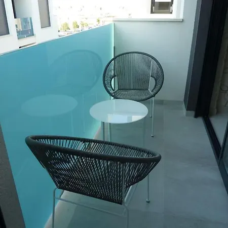 Gaia Met Dakterras Middenin تورّيفيِخا